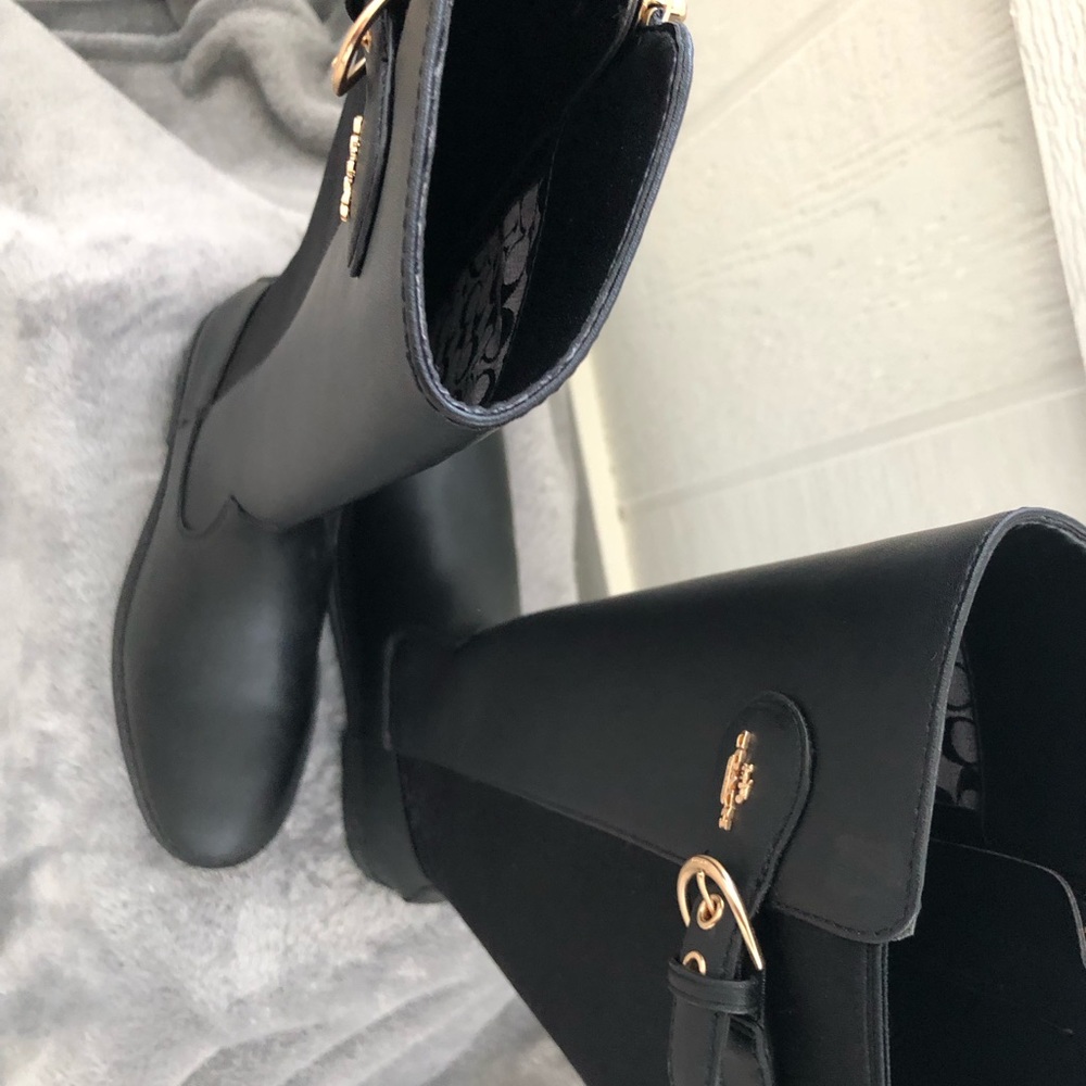 Coach boots